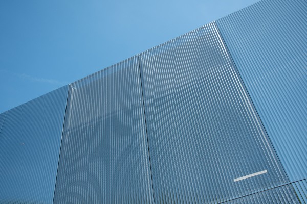 LINE - Rivestimento della facciata in metallo lucido 