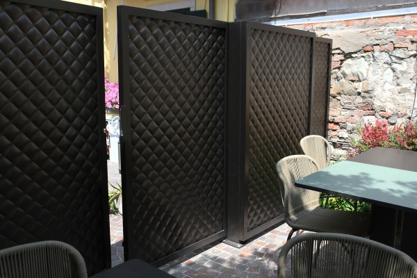 QUILT - Ingresso decorativo in metallo pieno